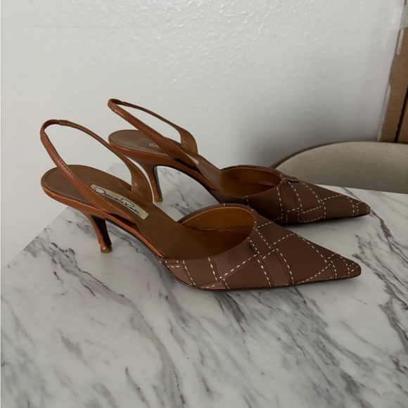 Vintage Oscar De La Renta Kitten Heels - Picture 3 of 7